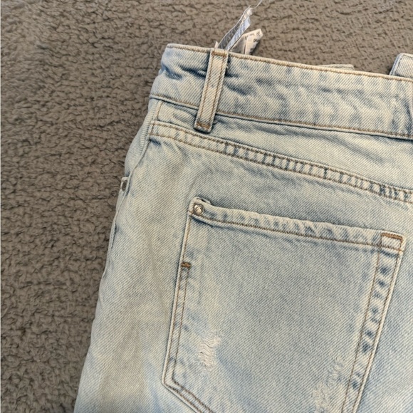 ZARA Distressed denim shorts Size 4 Color Blue - Picture 6 of 10